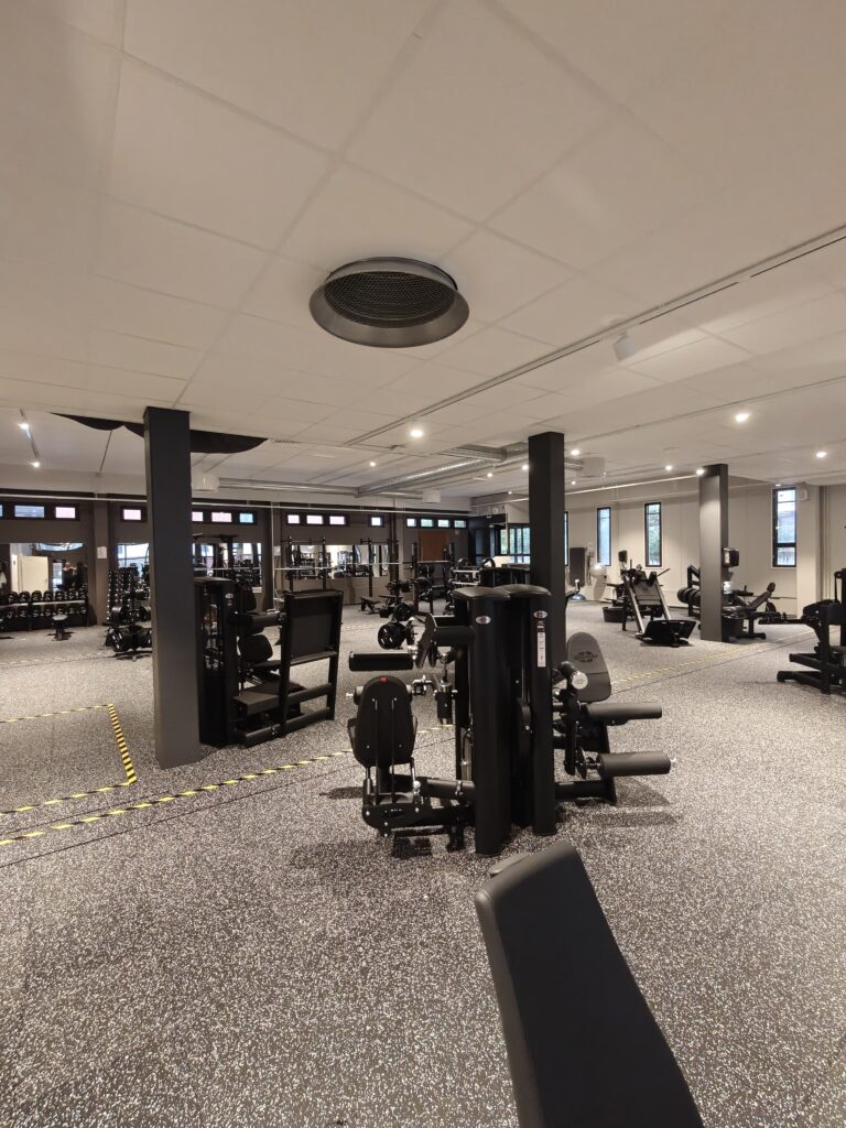 Fressi_24h_Kuntosali_Oulu_Mäkelininkatu_4